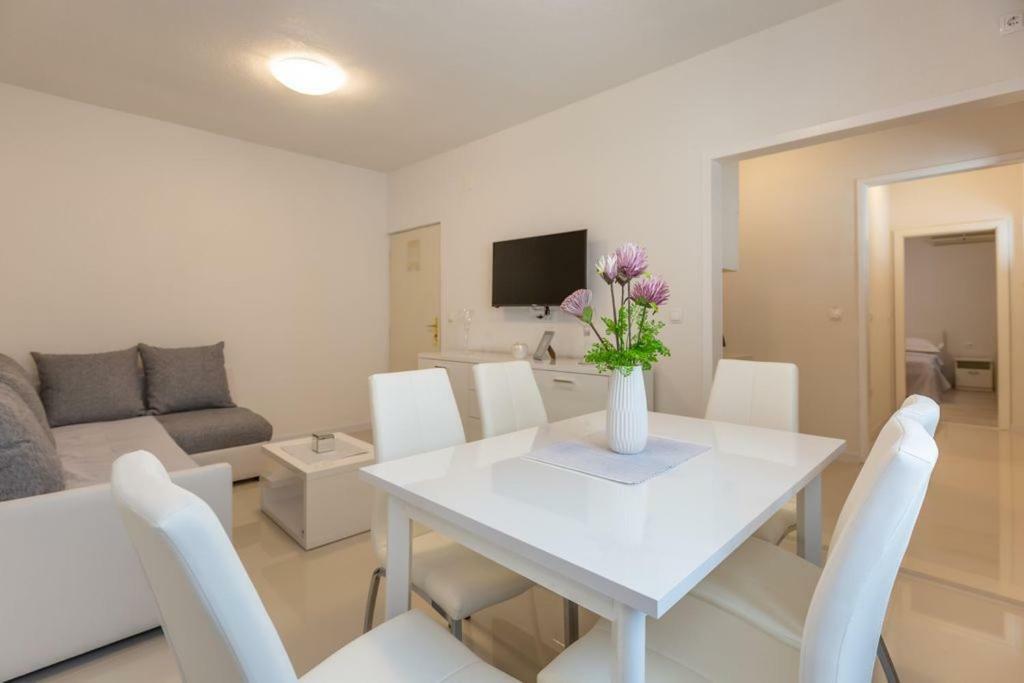 Tatijana Holiday Apartments ماكارسكا المظهر الخارجي الصورة