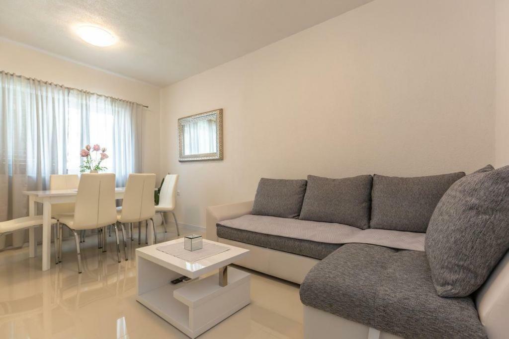 Tatijana Holiday Apartments ماكارسكا المظهر الخارجي الصورة