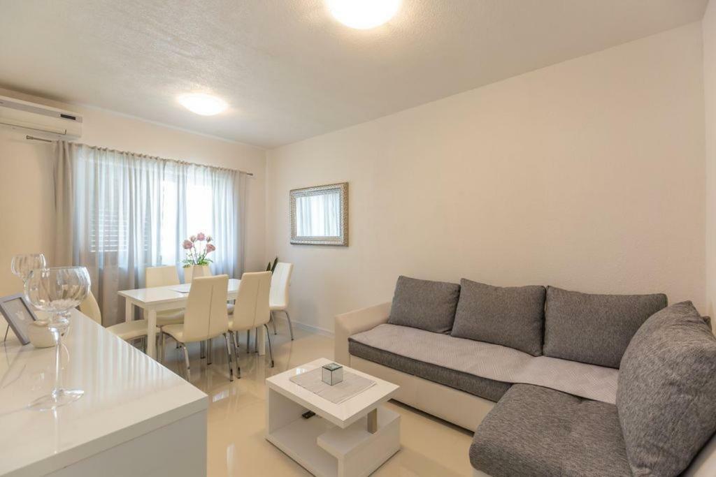 Tatijana Holiday Apartments ماكارسكا المظهر الخارجي الصورة